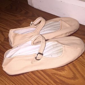 Urban Outfitters Mary Jane flats
